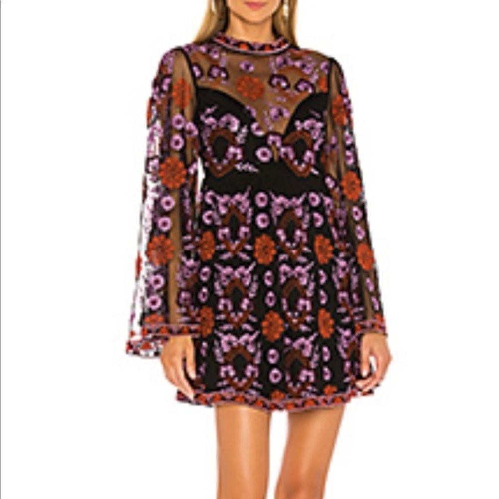 REVOLVE Mini Dress
NWT
House of Harlow 1960